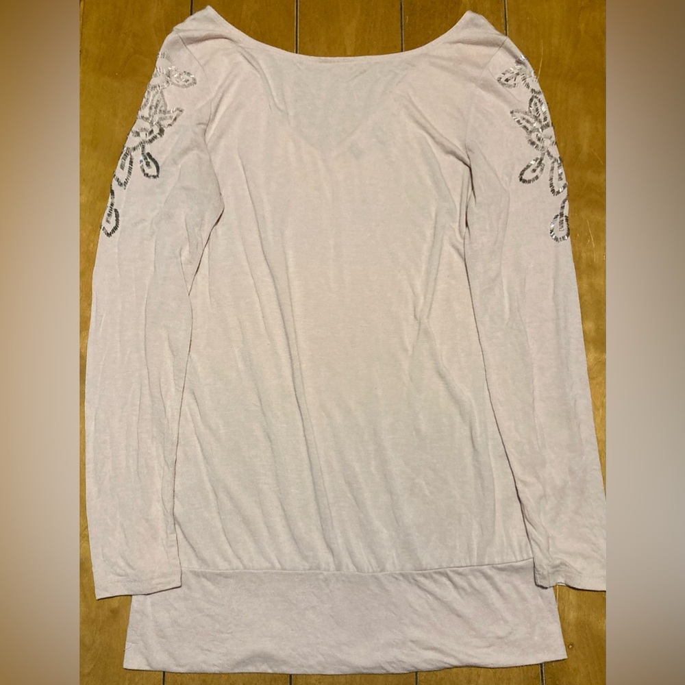 Ladies Size M Jennifer Lopez Pink Blouse W Added Sequin Embellishments On Sleeve
